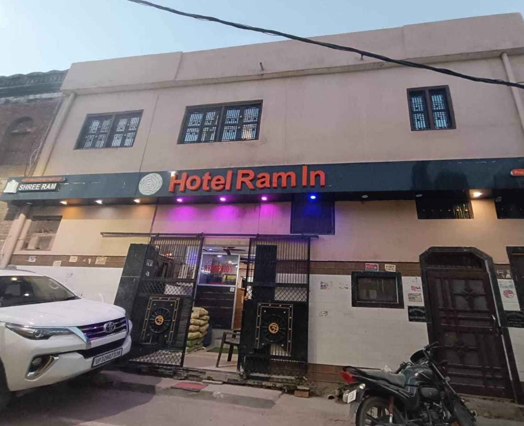 Hotel O Ram Inn Ayodhya Exterior foto